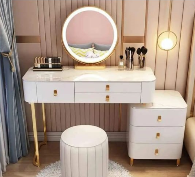 LuxeGlow Vanity Set with LED Mirror